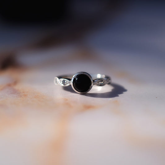 Anillo Onix y zafiros