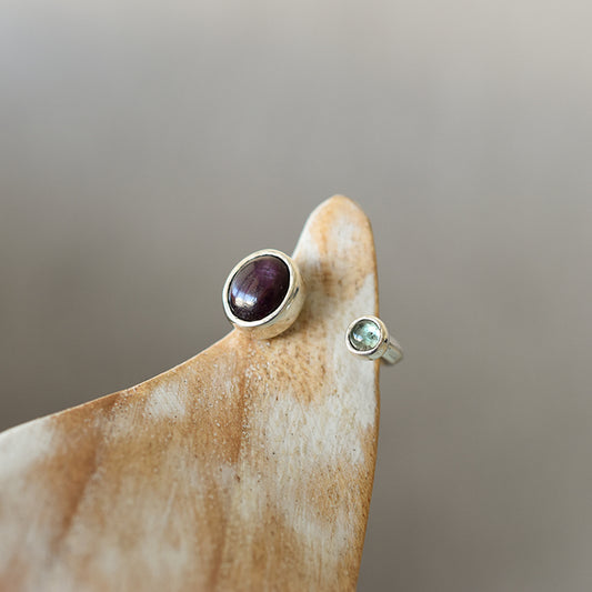 Anillo raiz rubi y turmalina celeste