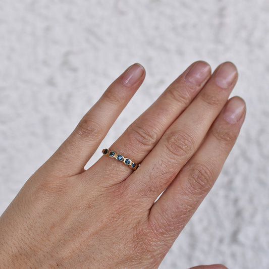 Anillo oro y zafiros